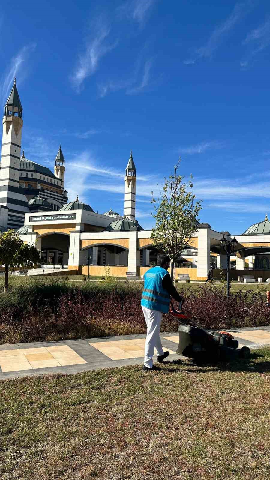 Hükümlüler külliyenin bakımını gerçekleştirdi
