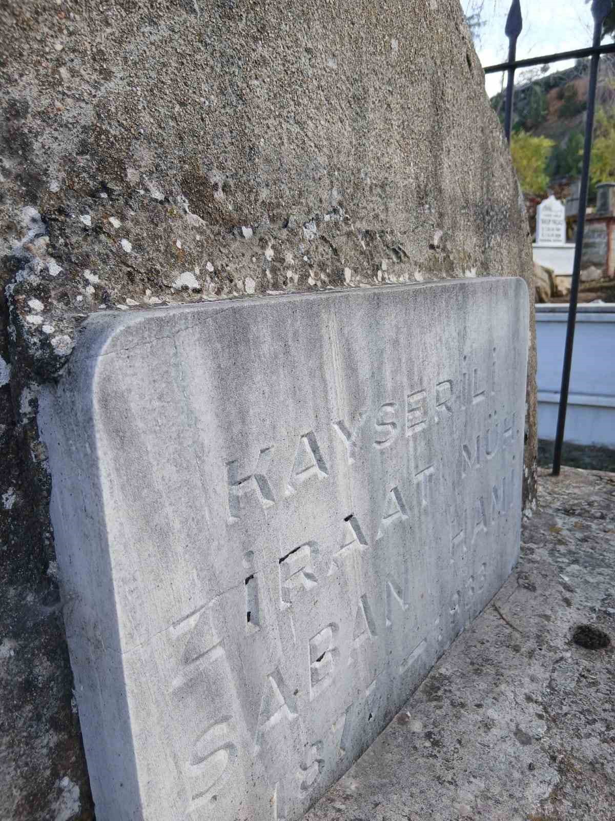 Bilecik’te tarihi keşif: Ünlü şairin babasının mezarı ortaya çıktı