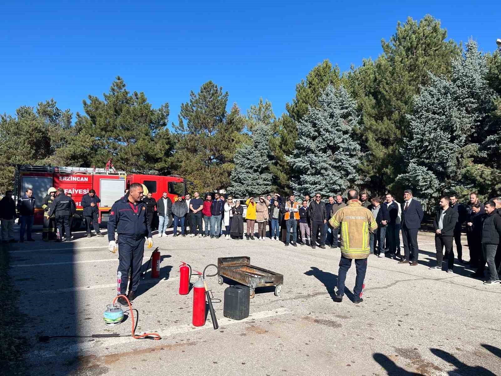 Erzincan&rsquo;da g&uuml;venlik i&ccedil;in g&uuml;&ccedil; birliği: İşletme binasında acil durum senaryosu uygulandı
