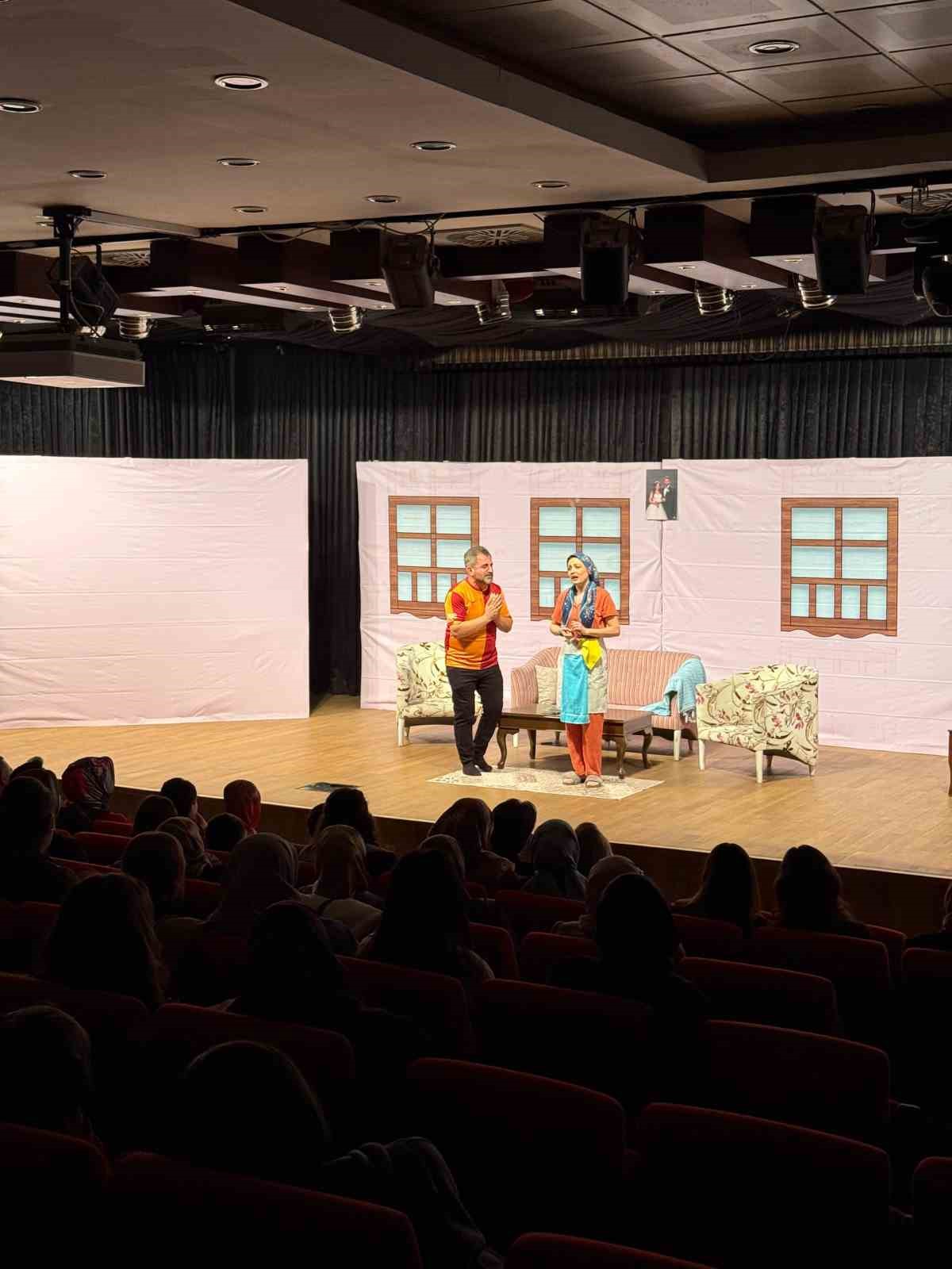 Sincan&rsquo;da her hafta sonu tiyatro r&uuml;zgarı esiyor
