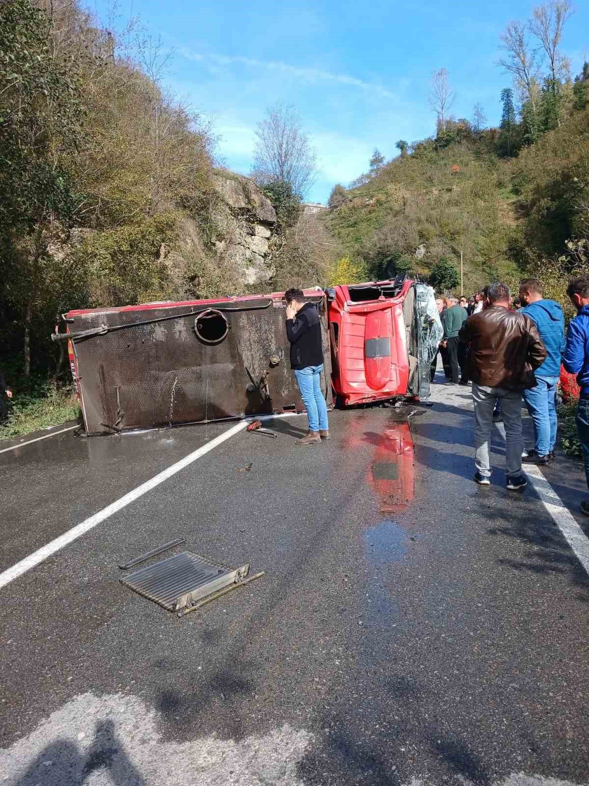 Trabzon’da yangına giden itfaiye aracı kaza yaptı: 2 yaralı