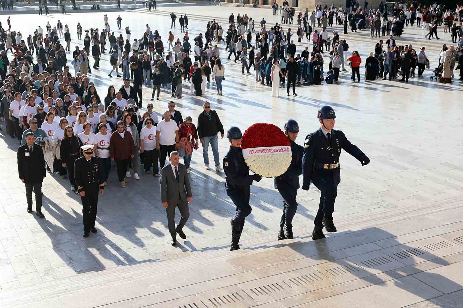 Muğla B&uuml;y&uuml;kşehir, Cumhuriyet&rsquo;in 102. yılında 102 kadını Anıtkabir&rsquo;e g&ouml;t&uuml;rd&uuml;
