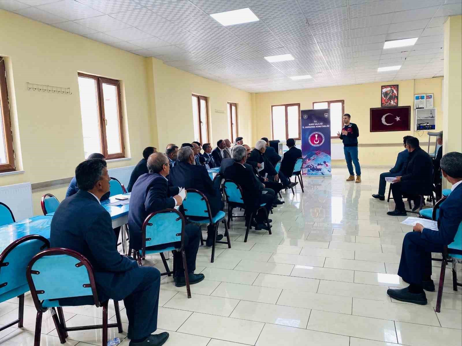 Kars’ta jandarmadan siber farkındalık eğitimi