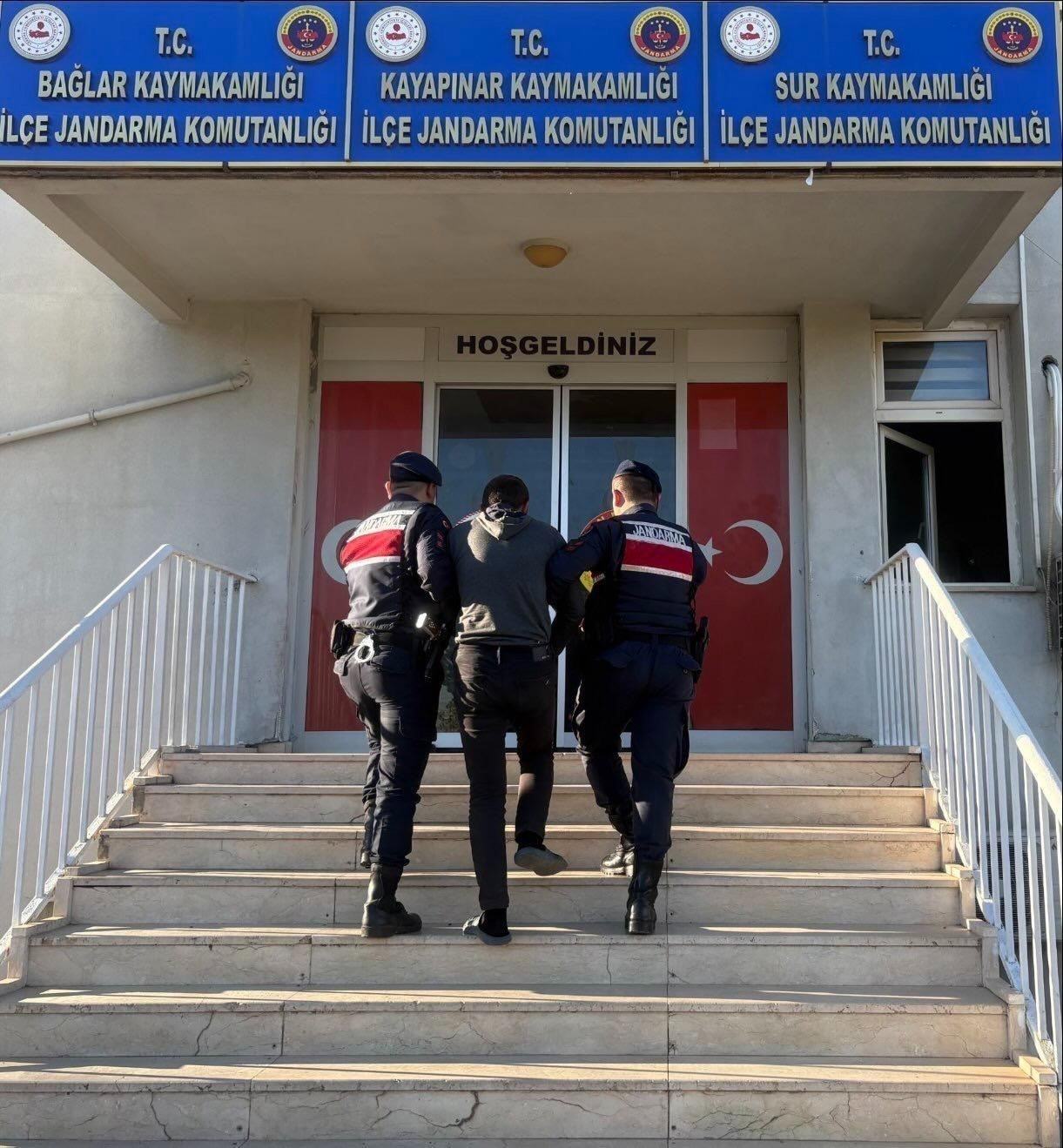 Diyarbakır&rsquo;da JASAT&rsquo;ın yakaladığı 51 şahıs tutuklandı
