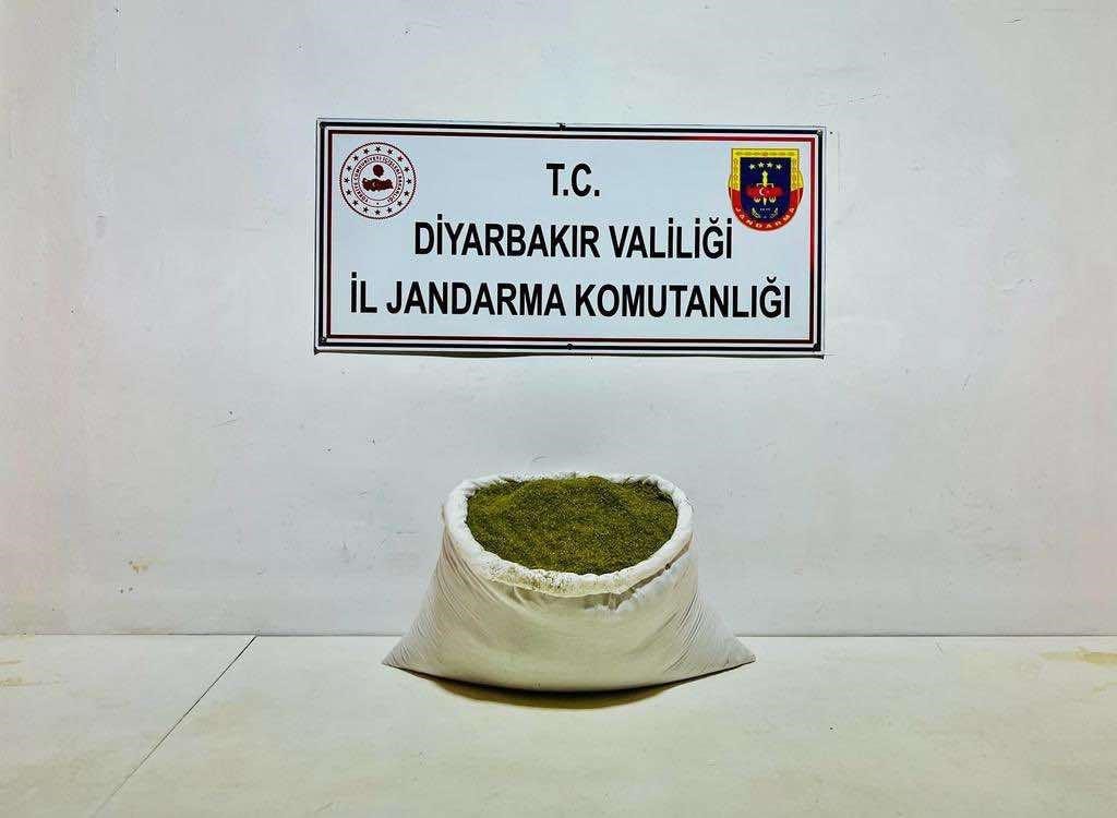 Diyarbakır&rsquo;da 73 kilo uyuşturucu madde ele ge&ccedil;irildi
