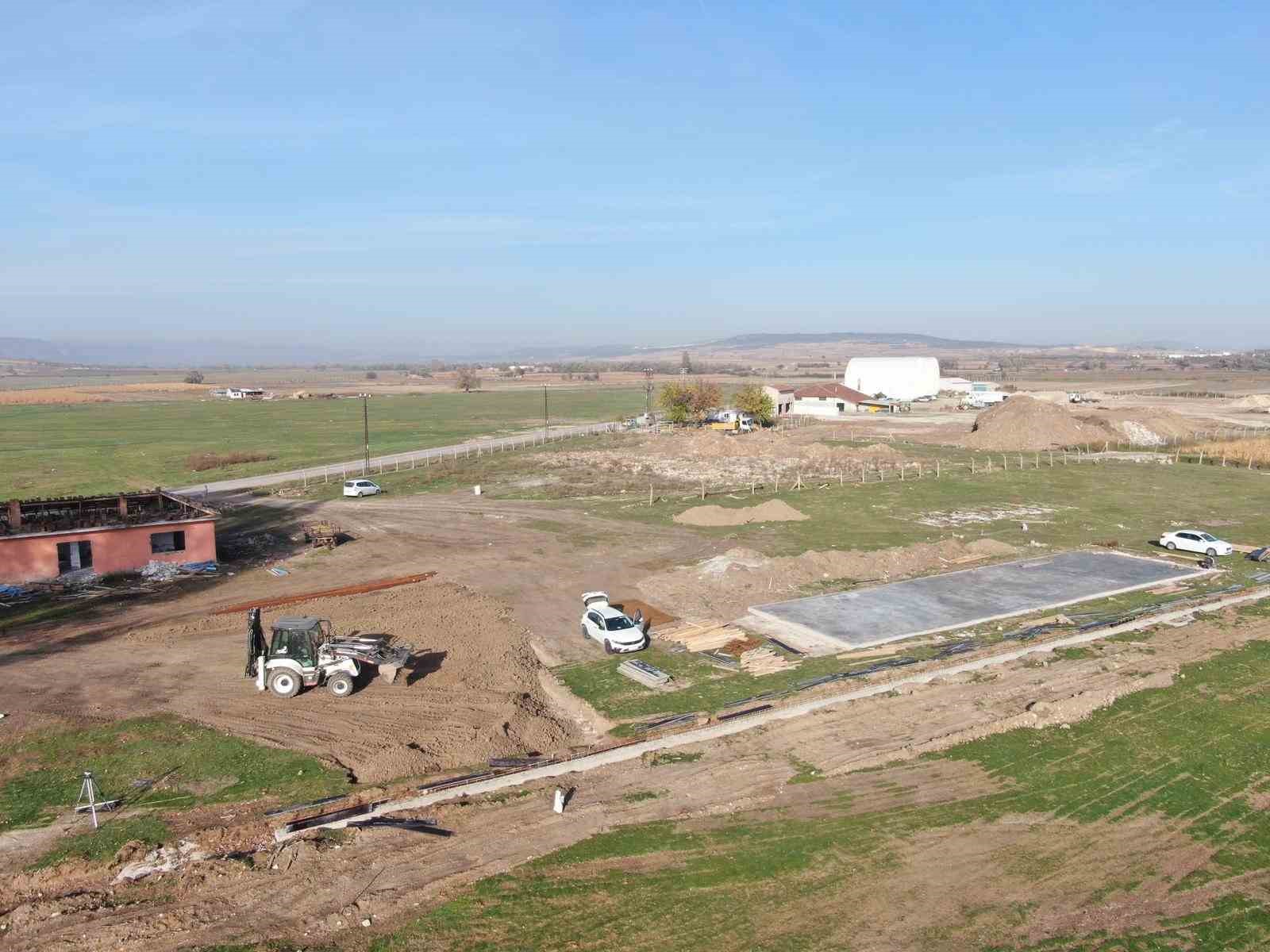 İn&ouml;n&uuml; Spor Kompleksi &ccedil;alışmaları t&uuml;m hızıyla s&uuml;r&uuml;yor
