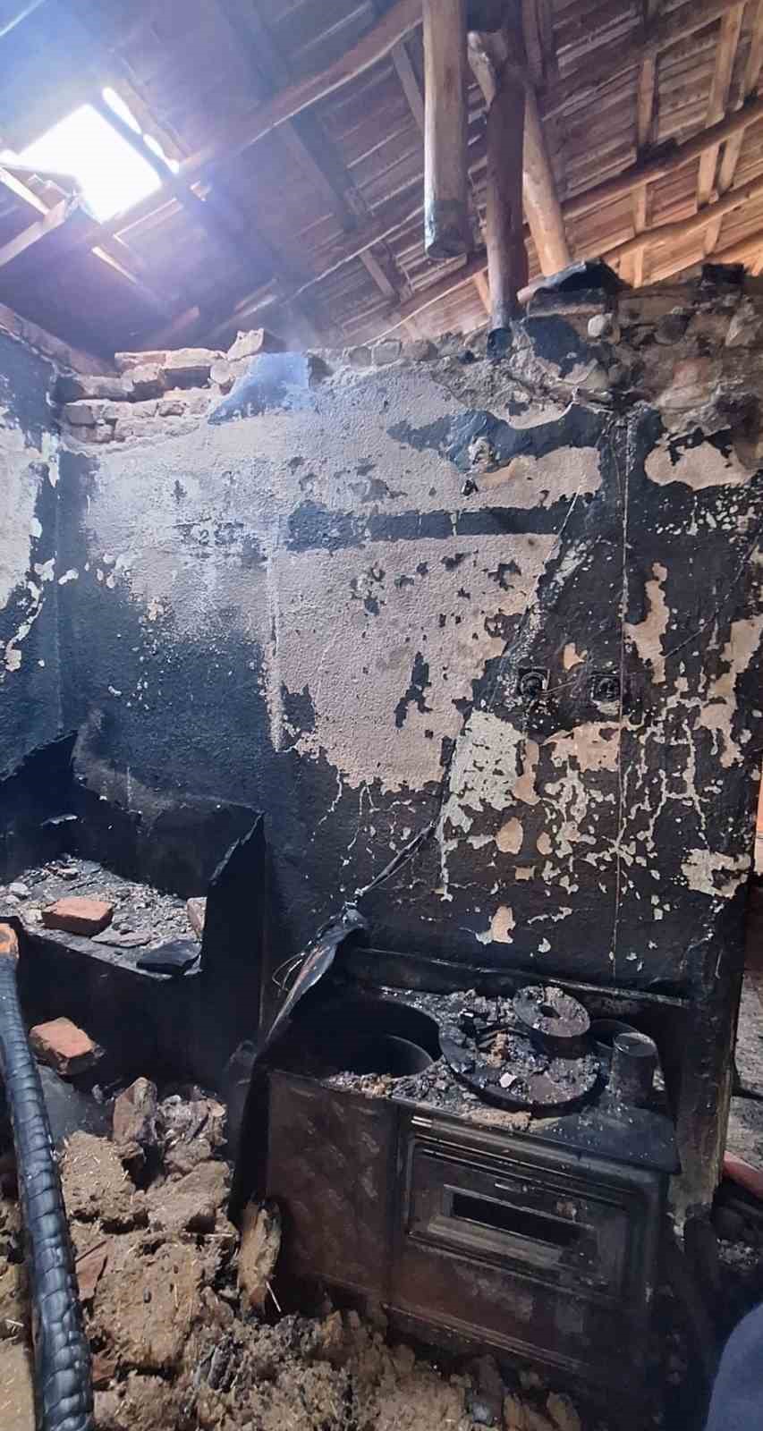 Seydişehir&rsquo;de m&uuml;stakil evde yangın
