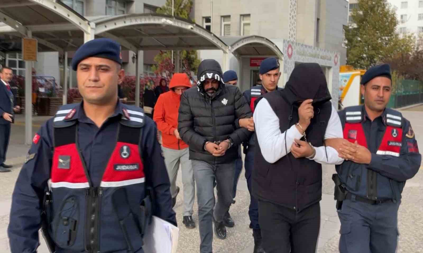 Jandarmanın operasyonla yakaladığı 3 tefeci tutuklandı