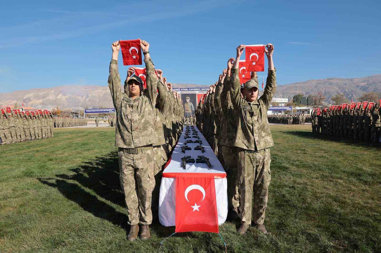 Erzincan’da bedelli erler yemin etti