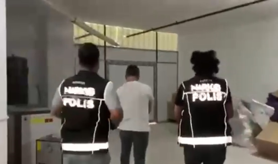 Antalya’da uyuşturucu imalathanesine operasyon: 1,8 milyon sentetik ecza hap ele geçirildi