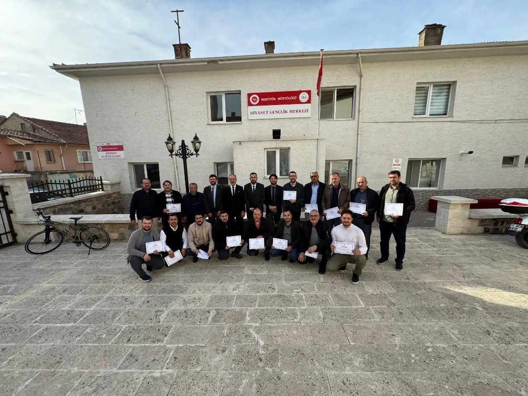 Boz&uuml;y&uuml;k&rsquo;te "Vaaz Becerilerini Geliştirme Hizmet İ&ccedil;i Eğitim Kursu" d&uuml;zenlendi
