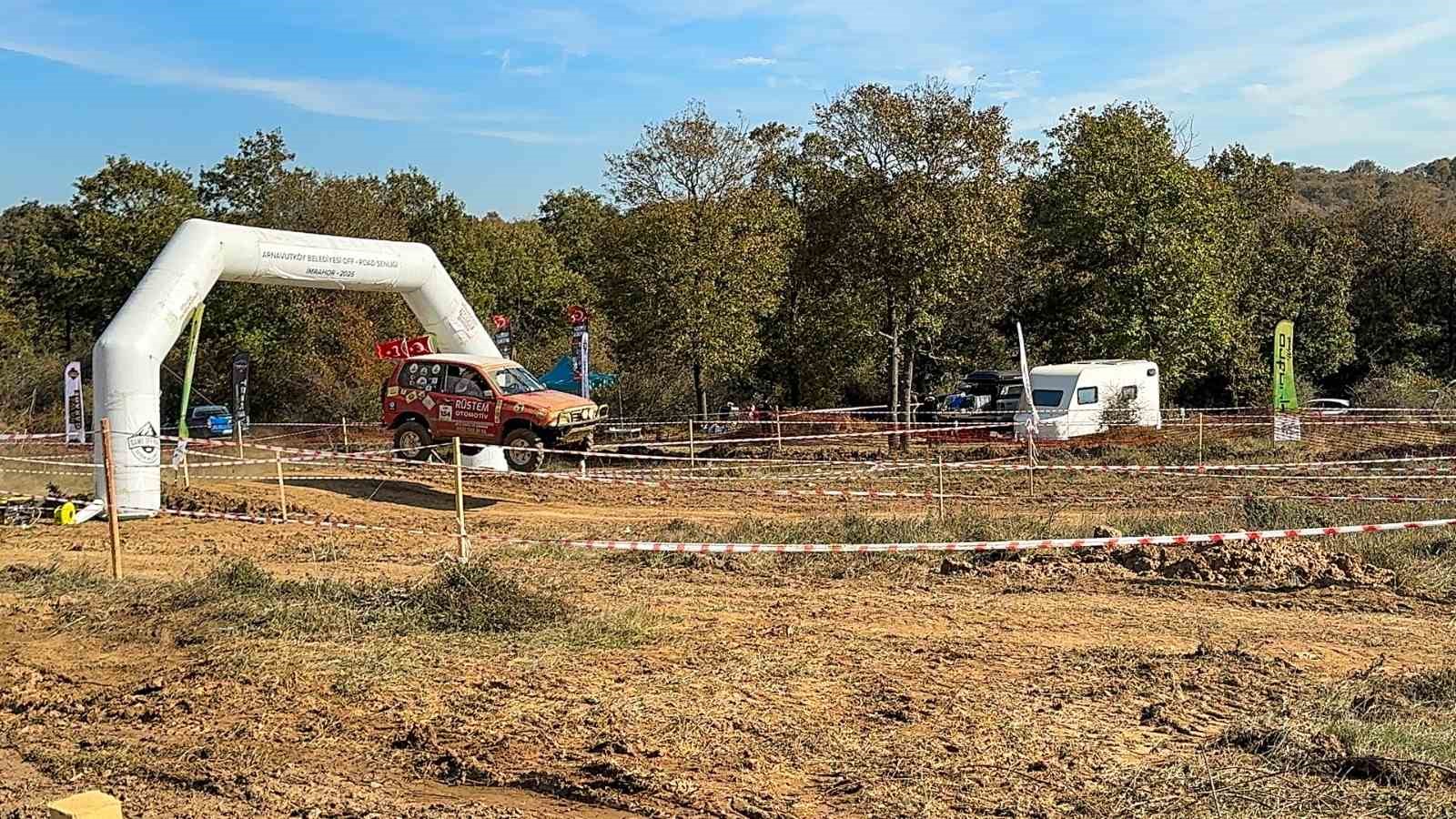 Sapanca rüzgarı Arnavutköy’de esti
