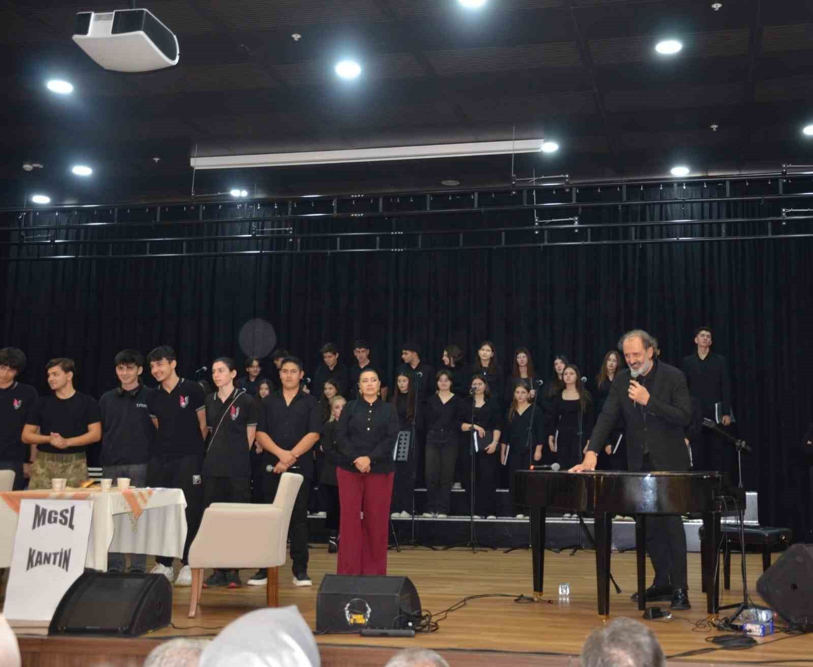 &rsquo;Kim Var&rsquo; sanat etkinliği Manisalılarla buluştu
