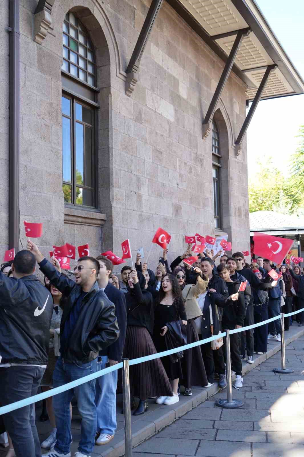 Gen&ccedil; hukuk&ccedil;ulardan Ankara &ccedil;ıkarması
