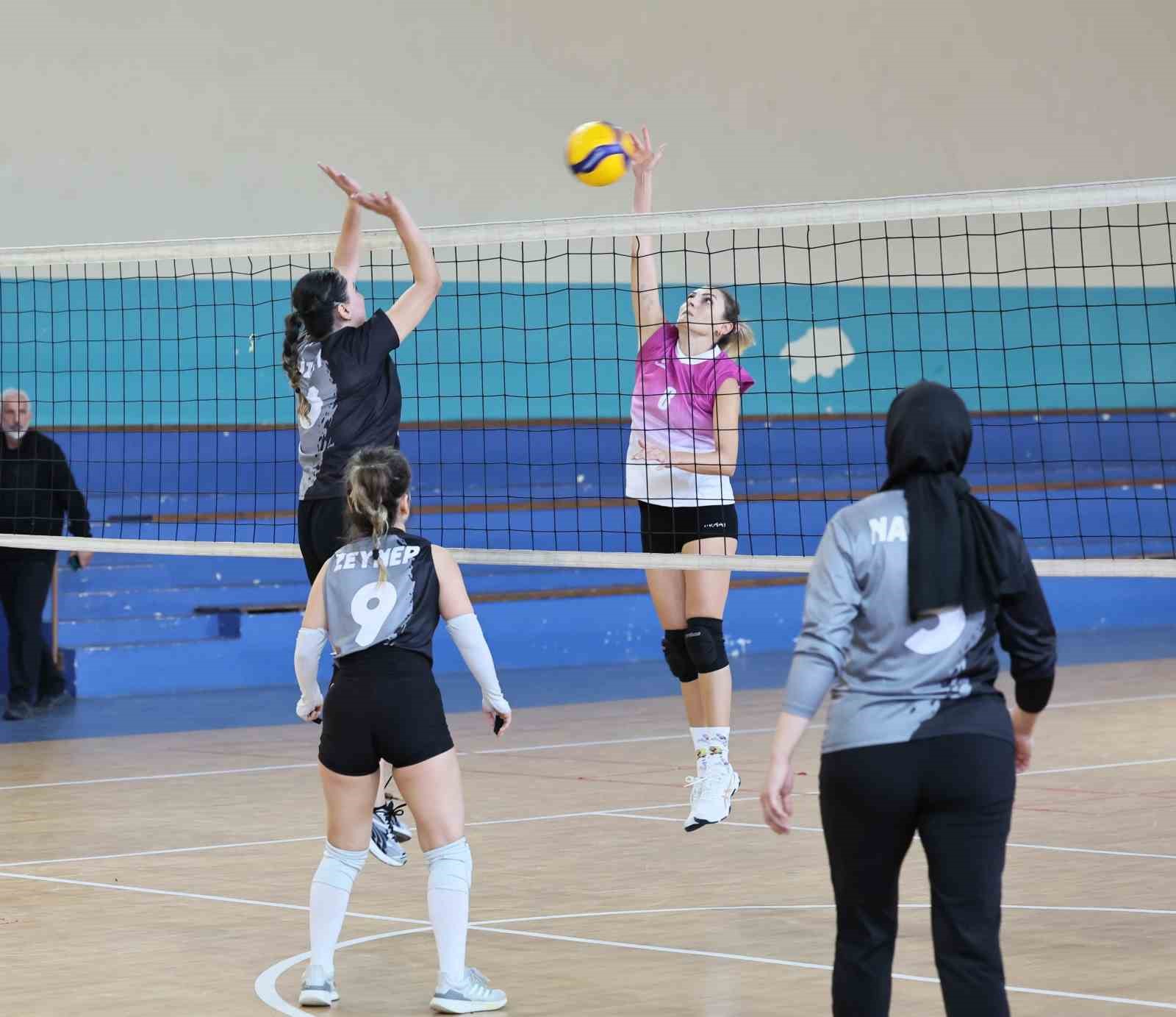 Kamu spor oyunları ege grup müsabakaları Manisa’da başladı
