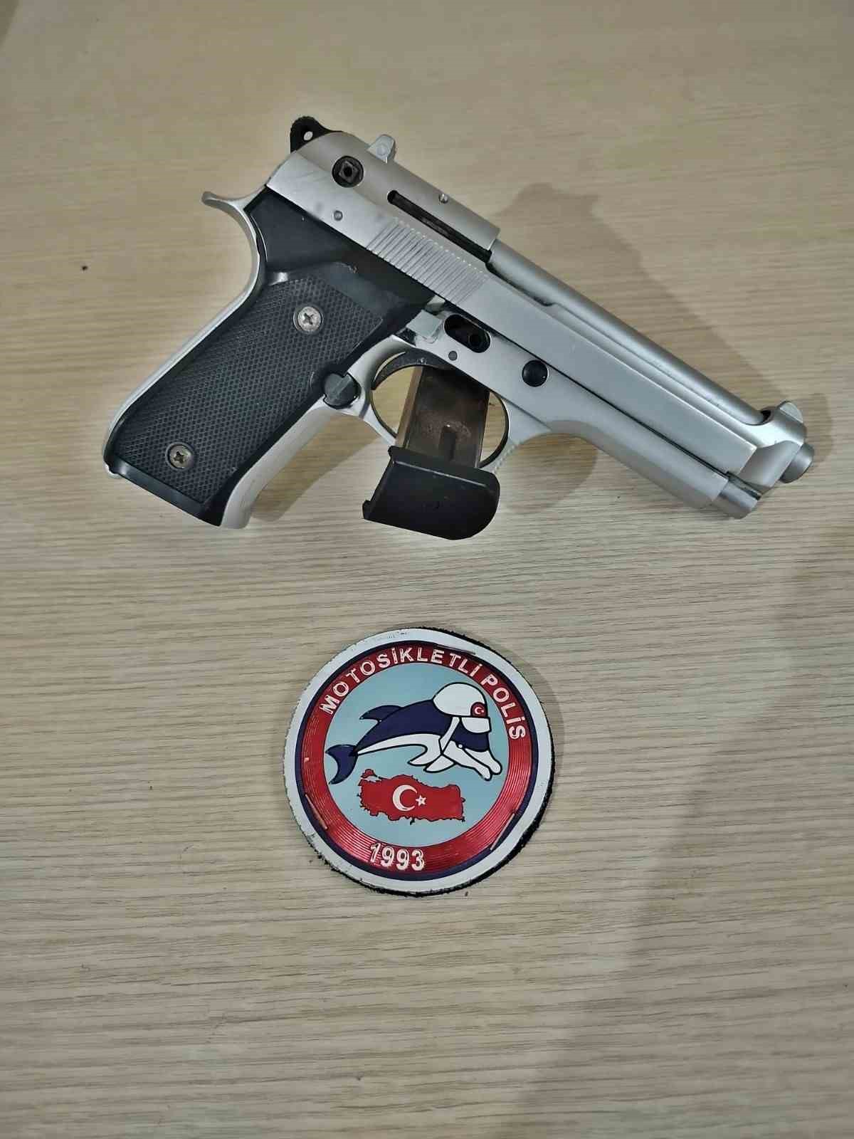 Polisin bir haftada 8 bine yakın kişinin kimlik sorgulaması yaptı
