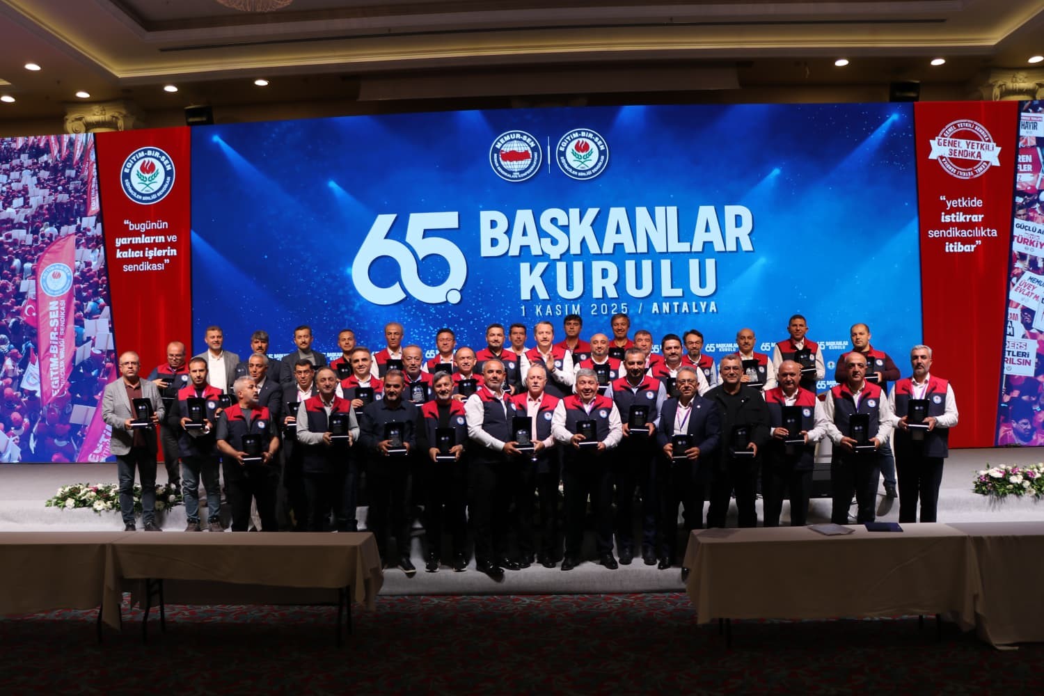 Eğitim-Bir-Sen Adana heyeti Antalya&rsquo;dan &ouml;d&uuml;lle d&ouml;nd&uuml;
