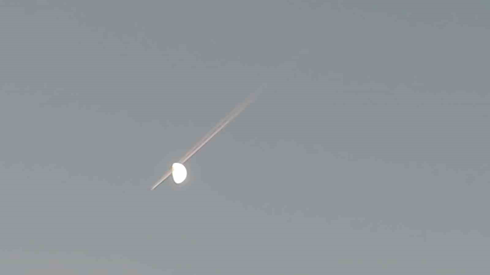 Van semalarında kartpostallık akşam: U&ccedil;aklar, kuşlar ve kızıl g&uuml;nbatımı b&uuml;y&uuml;ledi
