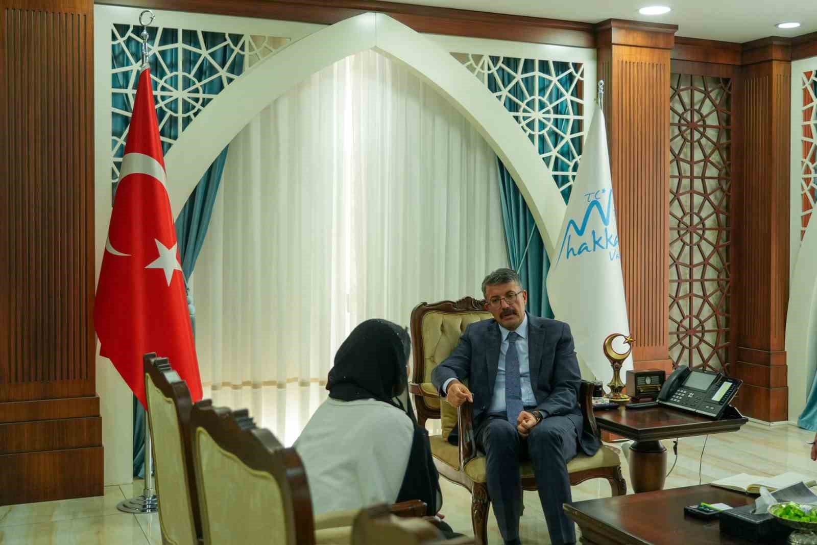 Vali &Ccedil;elik: "Halkımızın yanındayız"
