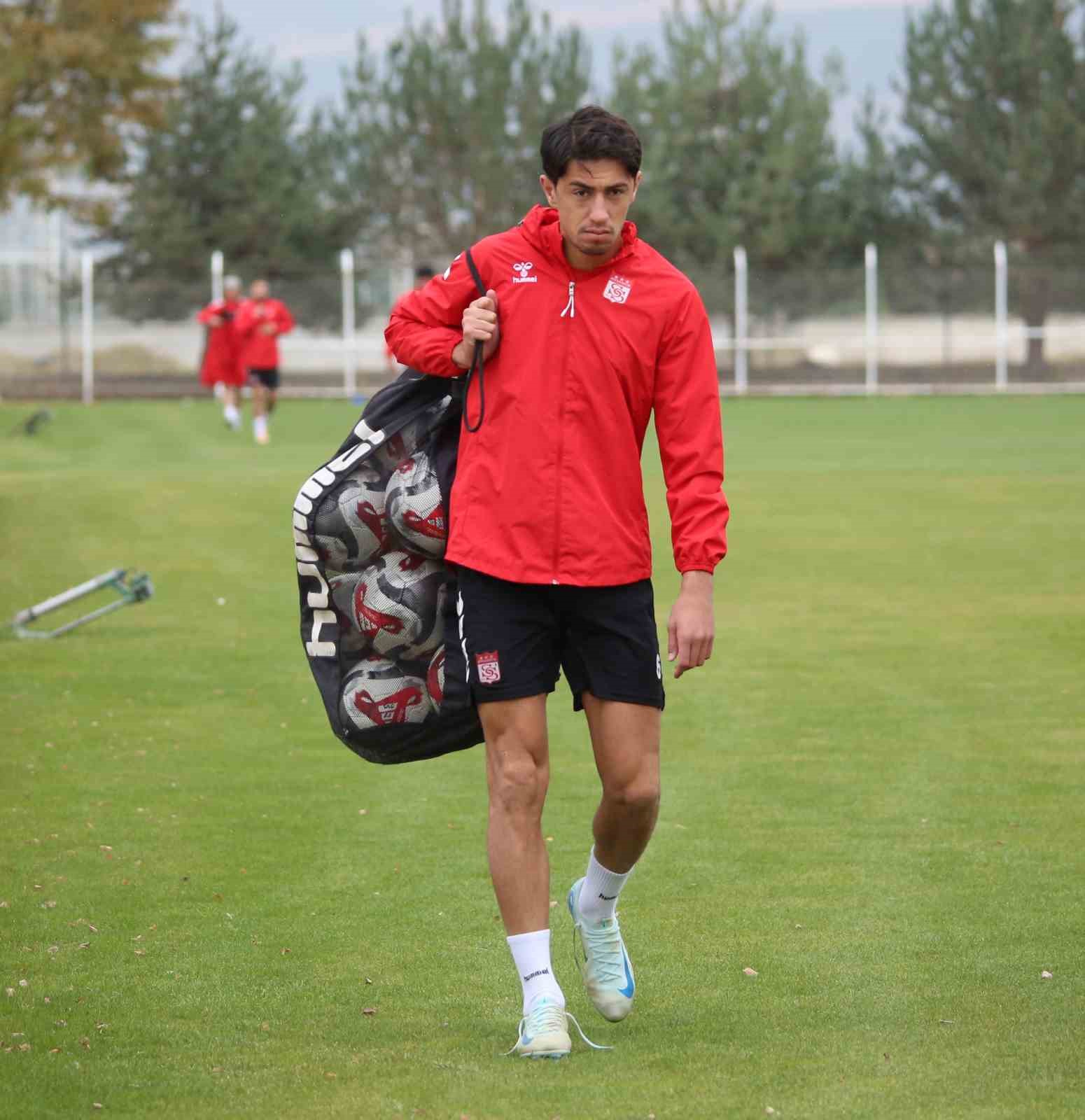 Mehmet Altıparmak: "Manisa FK maçı final niteliğinde"
