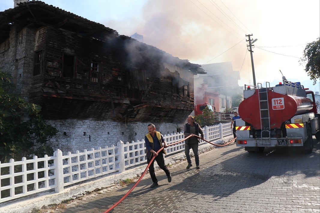 Bozdoğan’da ev yangını