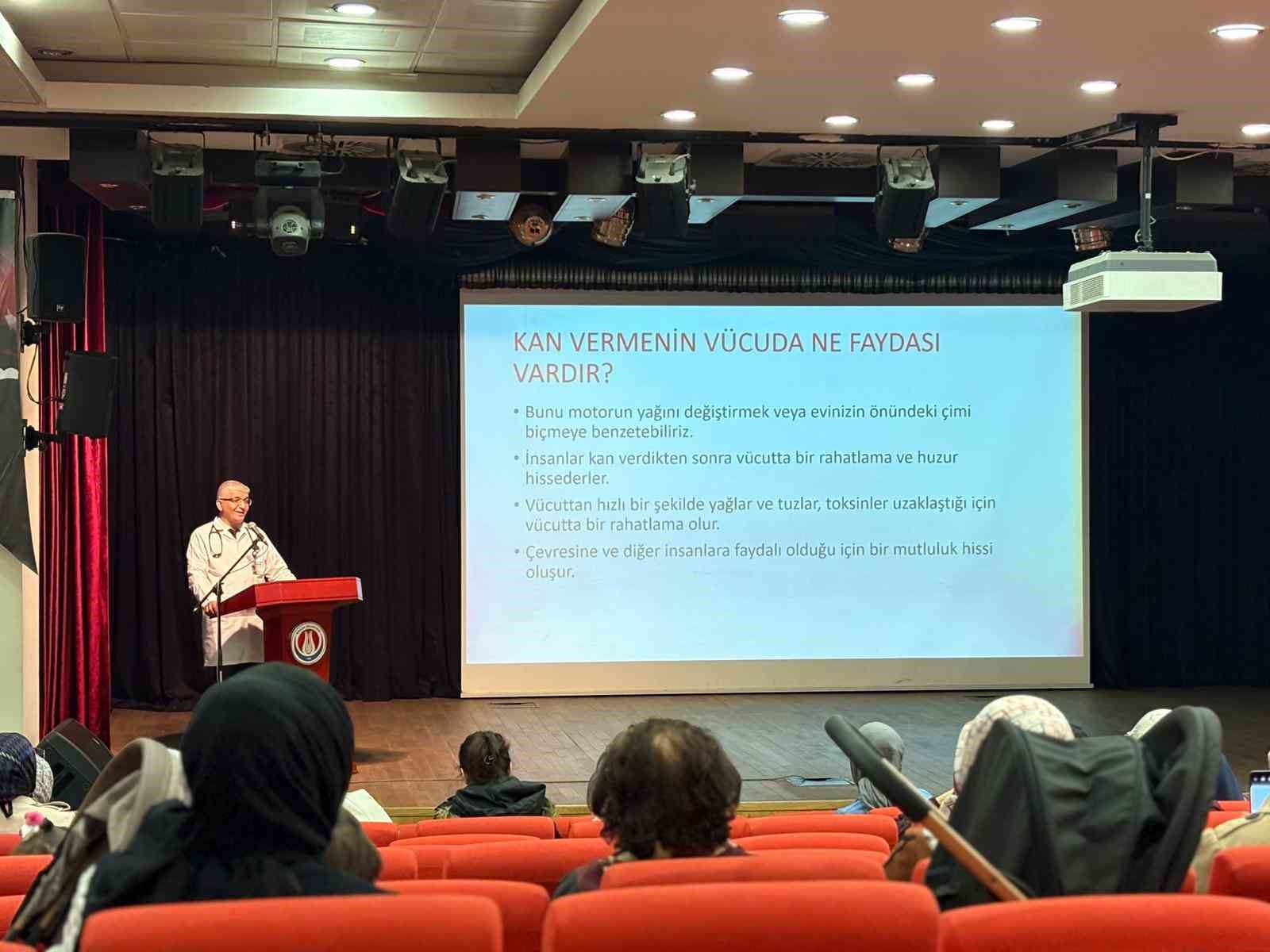 Sincan Belediyesi&rsquo;nden &lsquo;Kızılay Haftası&rsquo; semineri
