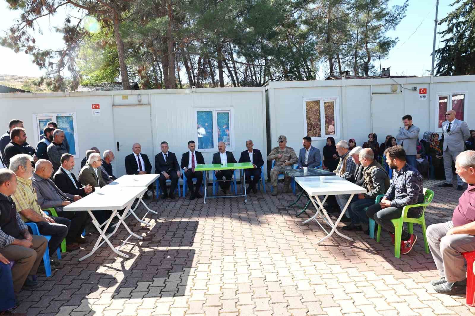 Vali Varol, Örenli Mahallesi’nde vatandaşlarla buluştu