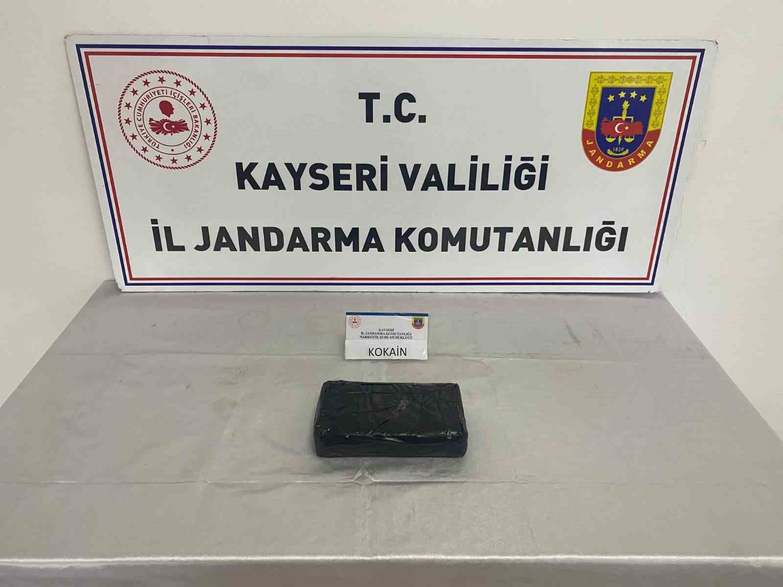 Kayseri&rsquo;de 1 kilo 200 gram uyuşturucu yakalandı
