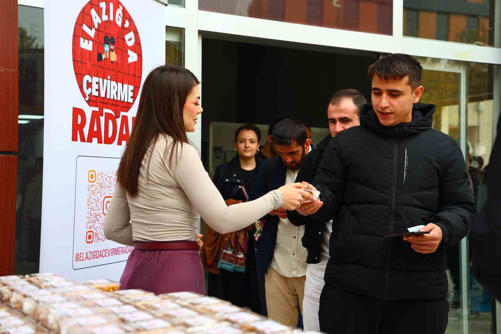 Elazığ&rsquo;da &ouml;ğrencilere y&ouml;resel lezzet ikramı
