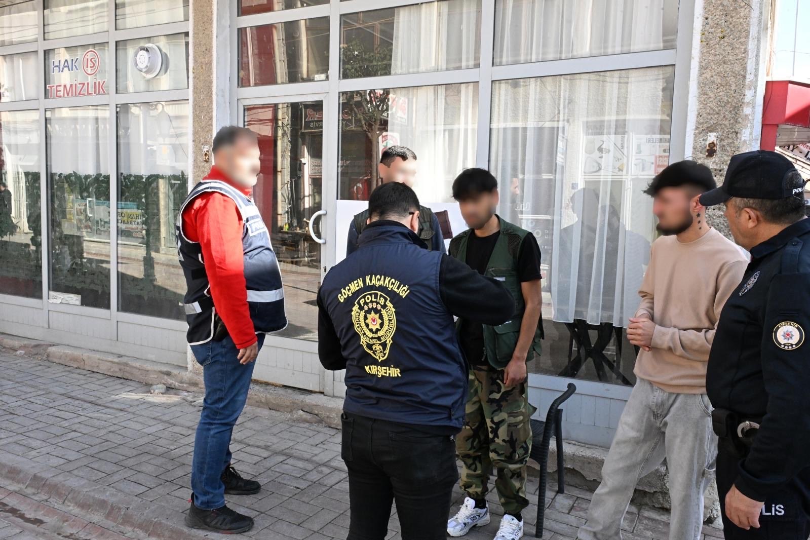 Kırşehir’de 5 düzensiz göçmen yakalandı