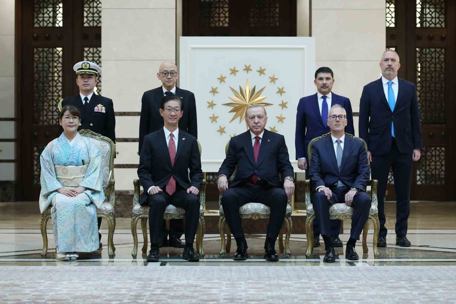 Cumhurbaşkanı Erdoğan’a 5 ülkenin büyükelçisinden güven mektubu