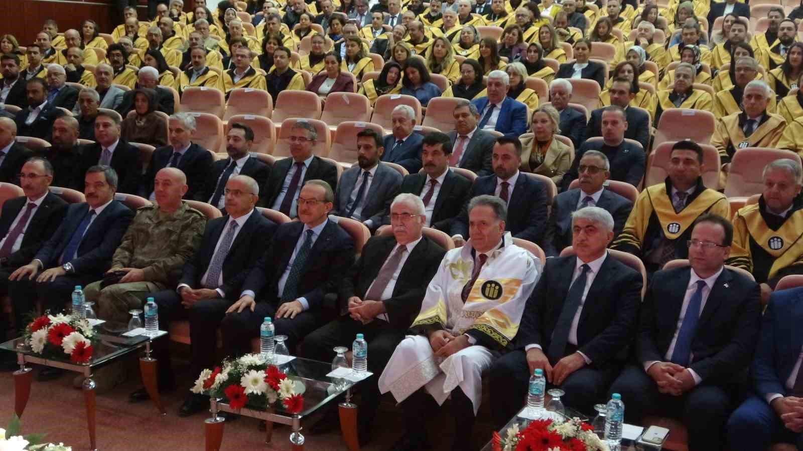 İn&ouml;n&uuml; &Uuml;niversitesi&rsquo;nde 2025-2026 Akademik Yılı a&ccedil;ıldı
