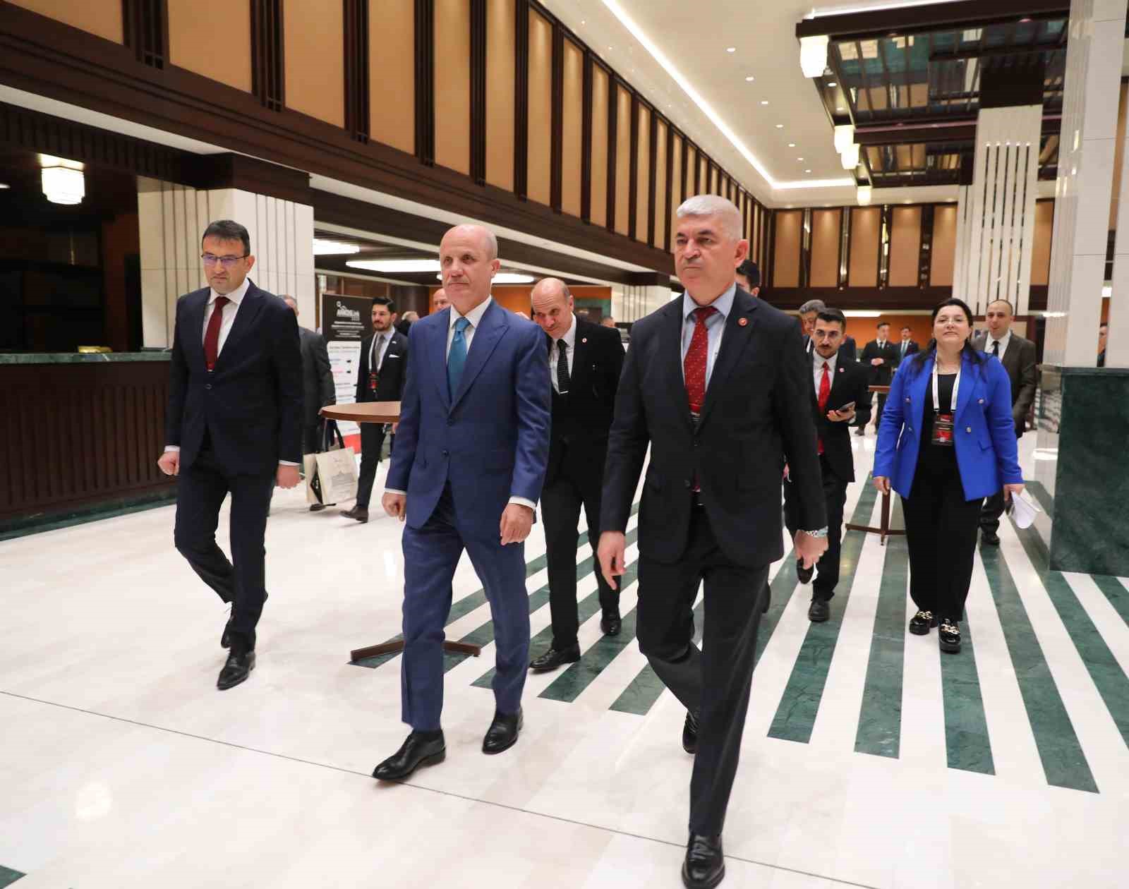 Y&Ouml;K Başkanı &Ouml;zvar: "T&uuml;rk y&uuml;ksek&ouml;ğretim sistemi yapay zeka &ccedil;ağında etik standartlarıyla &ouml;rnek g&ouml;sterilen bir konuma y&uuml;kselecektir"
