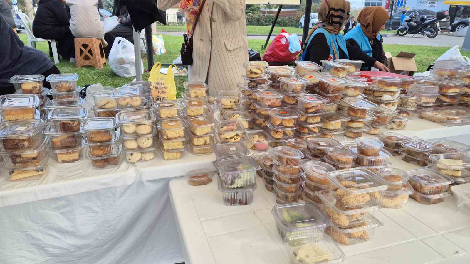 Tekirdağ’da Filistin için hayır çarşısı açıldı