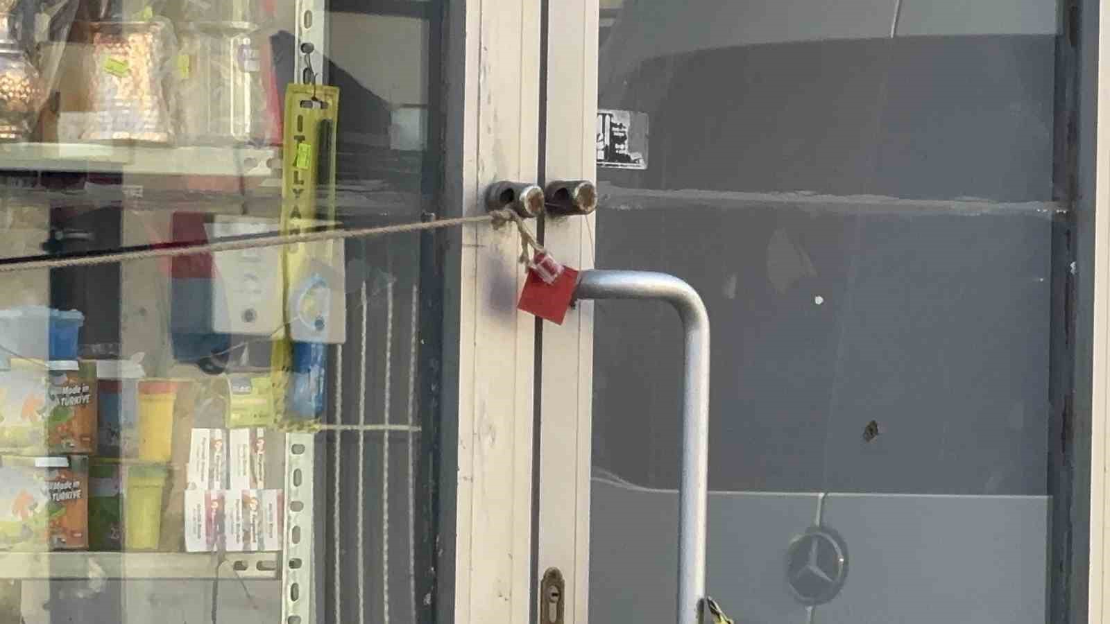 Gebze&rsquo;deki farklı bir mahallede yeni ihbar: 3 binadan 42 kişi tahliye edildi
