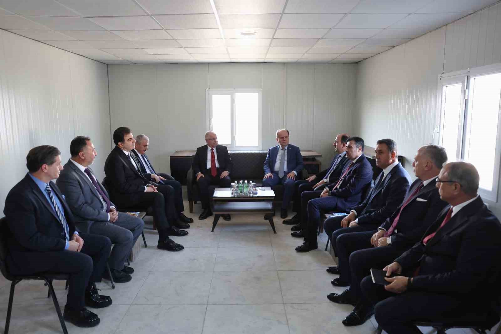 Bakan Güler ‘Savunma Sanayisi Tedarikçi Buluşmaları’ programına katıldı
