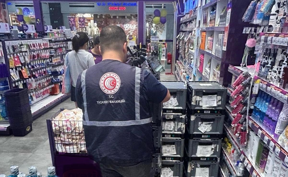 Mersin&rsquo;de t&uuml;ketici denetimleri: 978 firmada 66 bin &uuml;r&uuml;n incelendi
