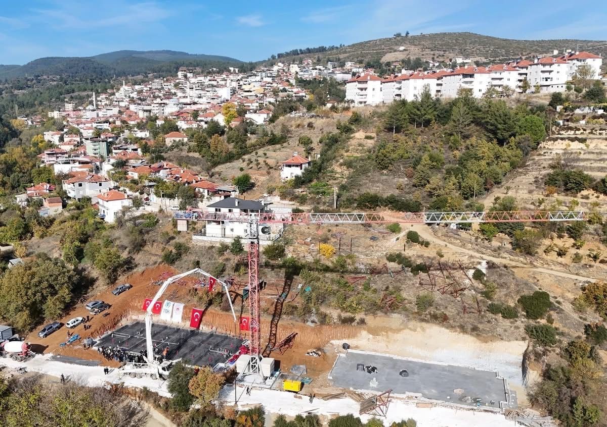 Kavaklıdere&rsquo;de 9&rsquo;uncu toplu konut i&ccedil;in temel atıldı
