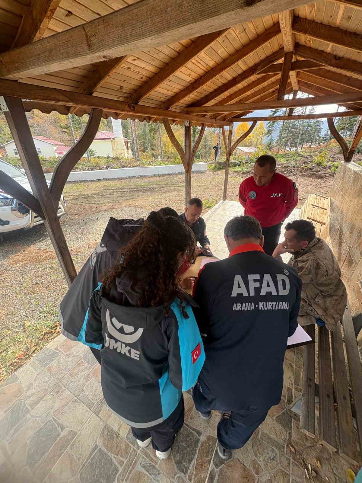 Oğluyla birlikte kaybolan kadının telefon sinyalinin alındığı bölgede arama çalışmaları sürüyor