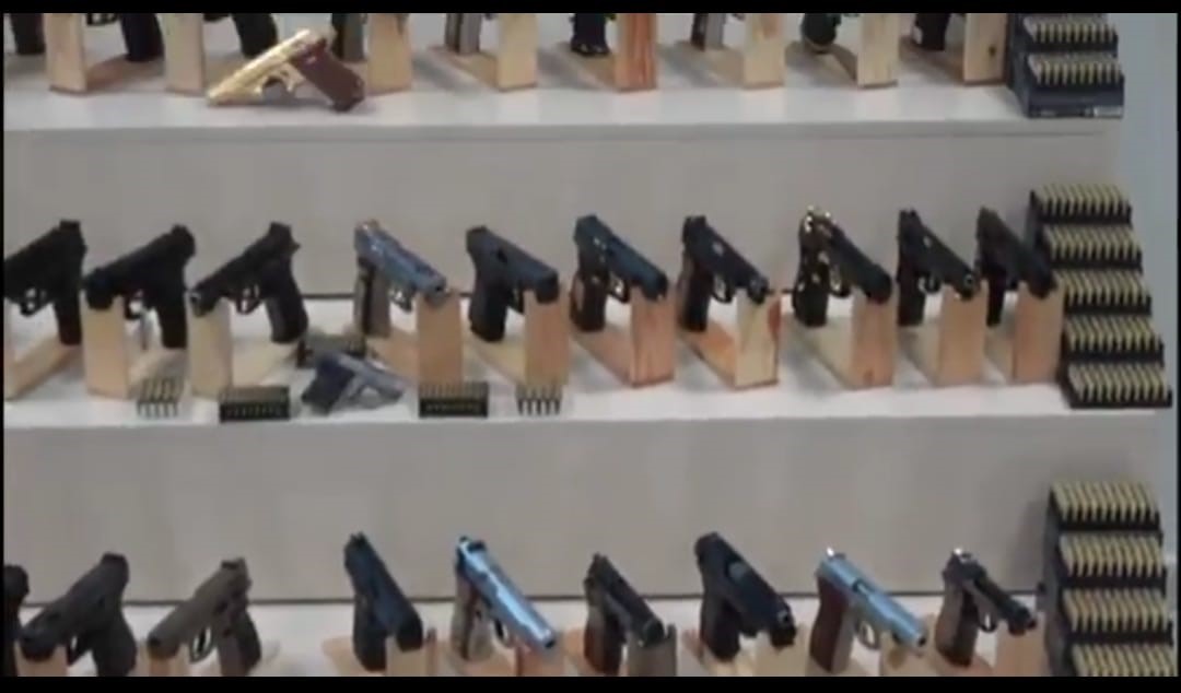 Van merkezli 5 ilde 36 adrese operasyon: &Ccedil;ok sayıda silah ve m&uuml;himmat ele ge&ccedil;irildi
