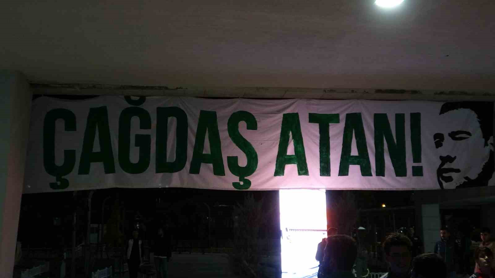 Konyaspor’un yeni teknik direktörü Çağdaş Atan, Konya’ya geldi