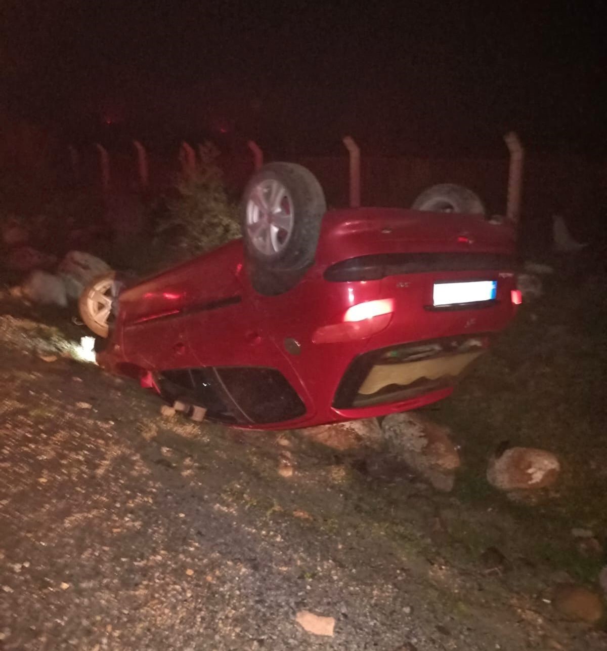 Çanakkale’de takla atan otomobilin sürücüsü hayatını kaybetti