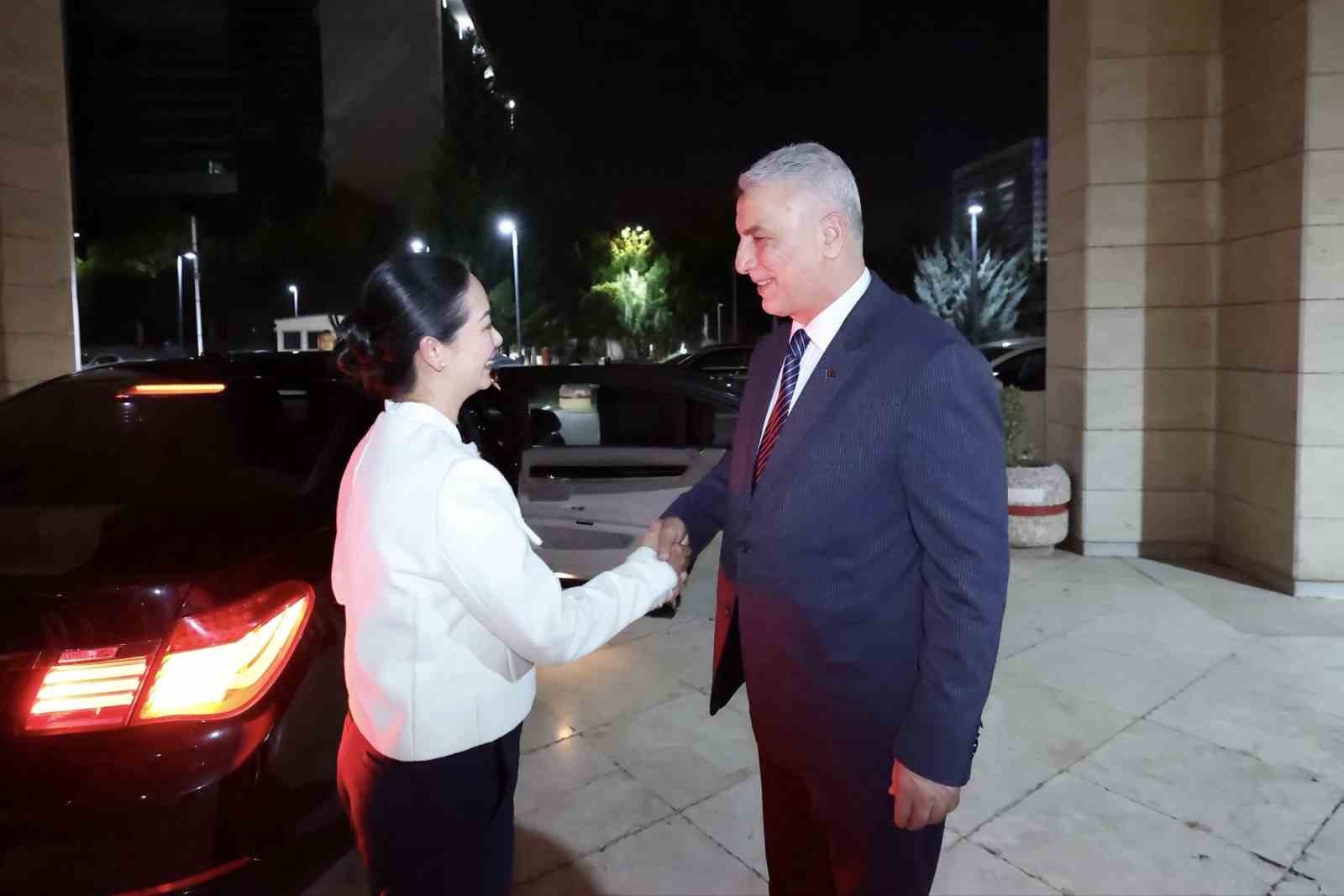 Ticaret Bakanı Bolat, Kambo&ccedil;ya Ticaret Bakanı Nimul ile bir araya geldi
