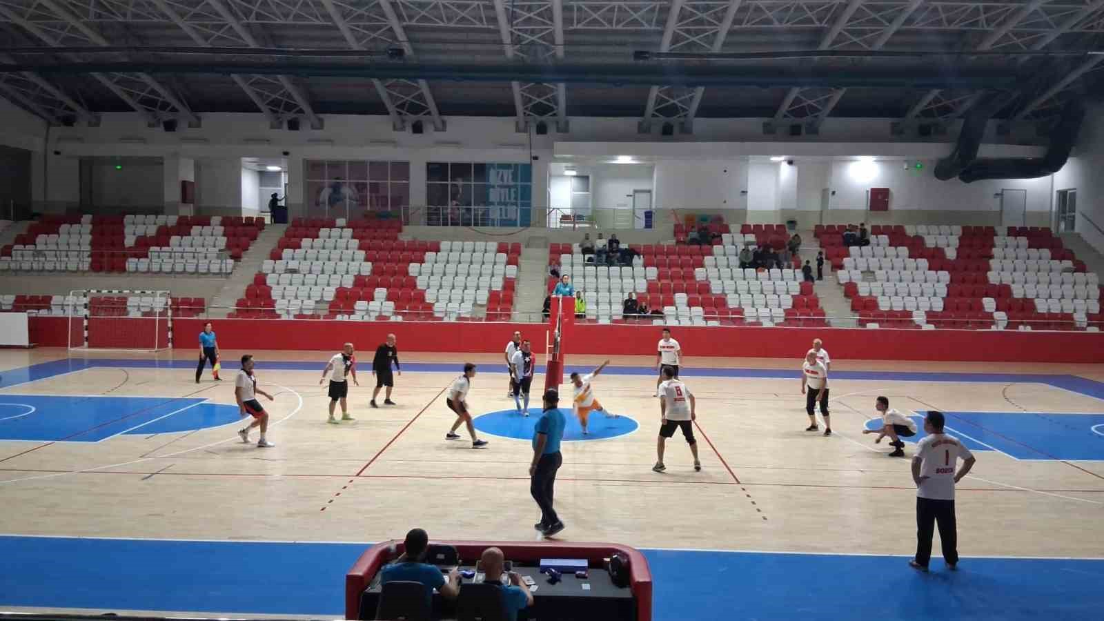 Boz&uuml;y&uuml;k&rsquo;te Kaymakamlık Kurumlar Arası Voleybol Turnuvası başladı

