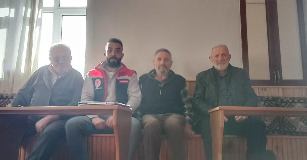 Demir&ouml;z&uuml;&rsquo;nde yetiştiricilere &rsquo;Buzağı Kayıplarının &Ouml;nlenmesi&rsquo; eğitimi verildi
