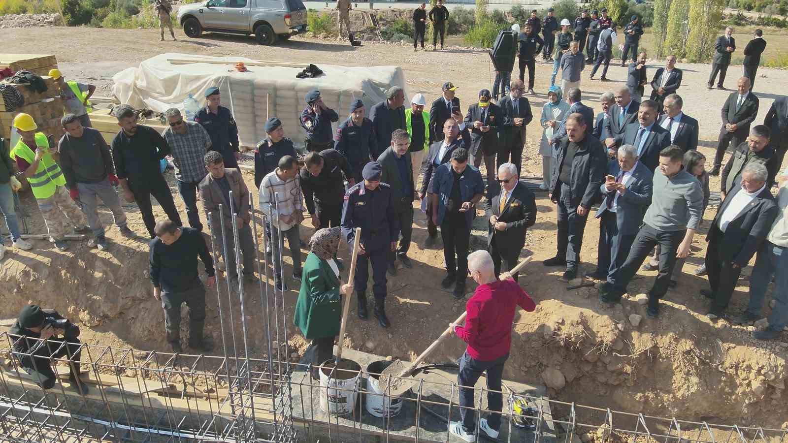 Bucakkışla’da jandarma karakolu hizmet binasının temeli törenle atıldı