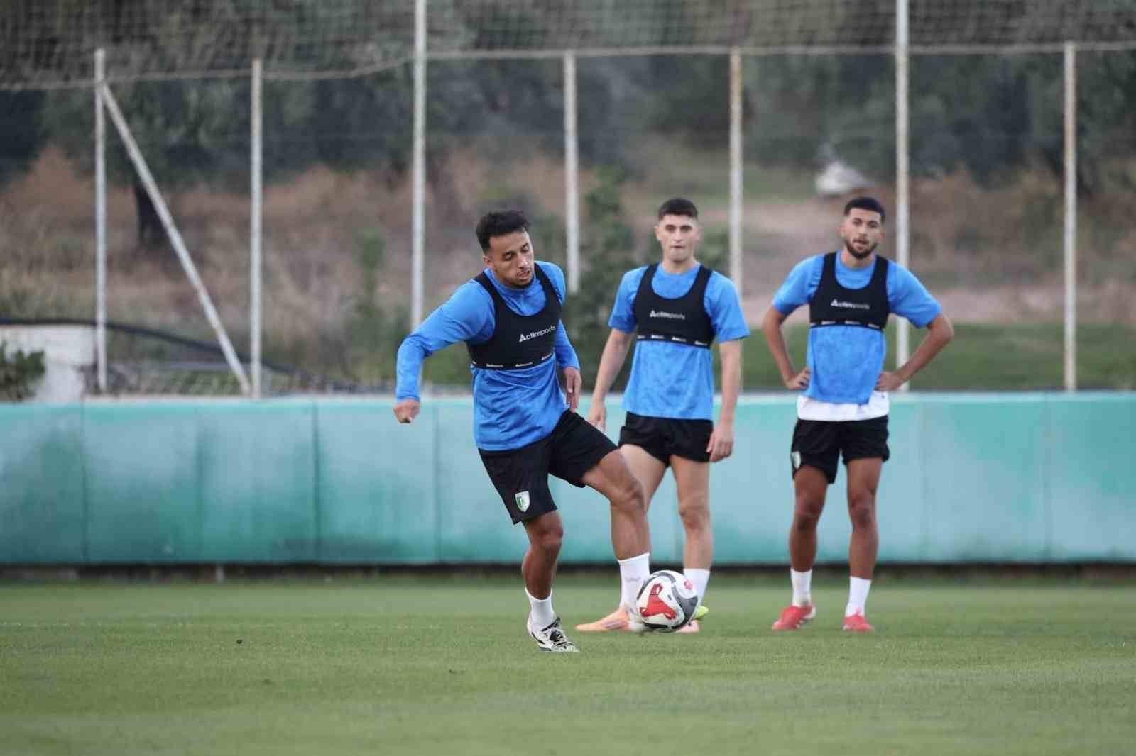 Burhan Eşer: "Yeni bir serinin başlangıcı için İstanbulspor maçını kazanmak istiyoruz"
