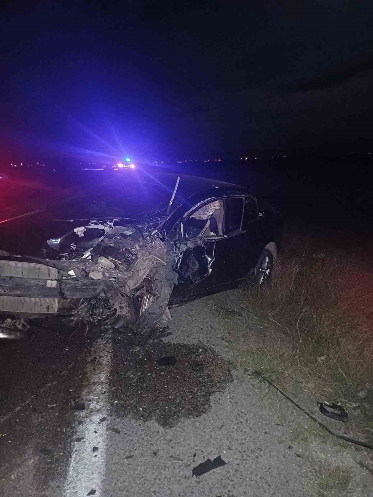 Afyonkarahisar&rsquo;da trafik kazası: 1 &ouml;l&uuml;, 8 yaralı
