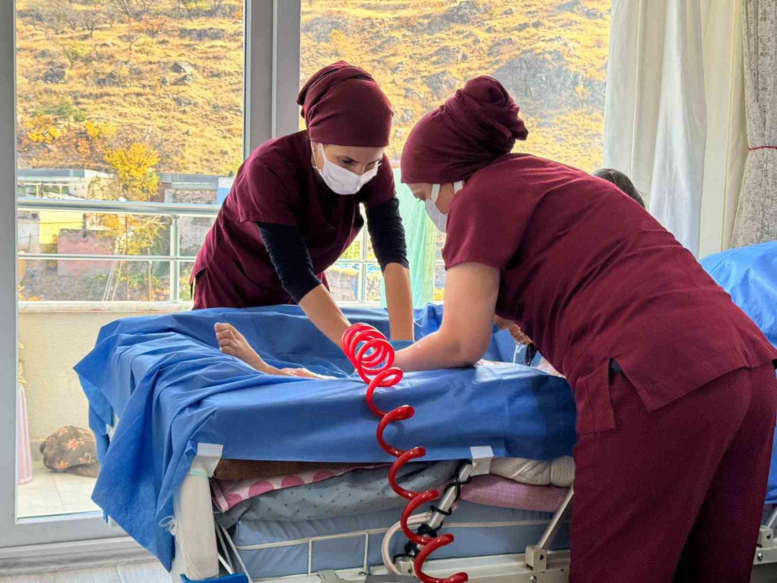 Hacılar’da evde bakım hizmeti gönüllere dokunuyor