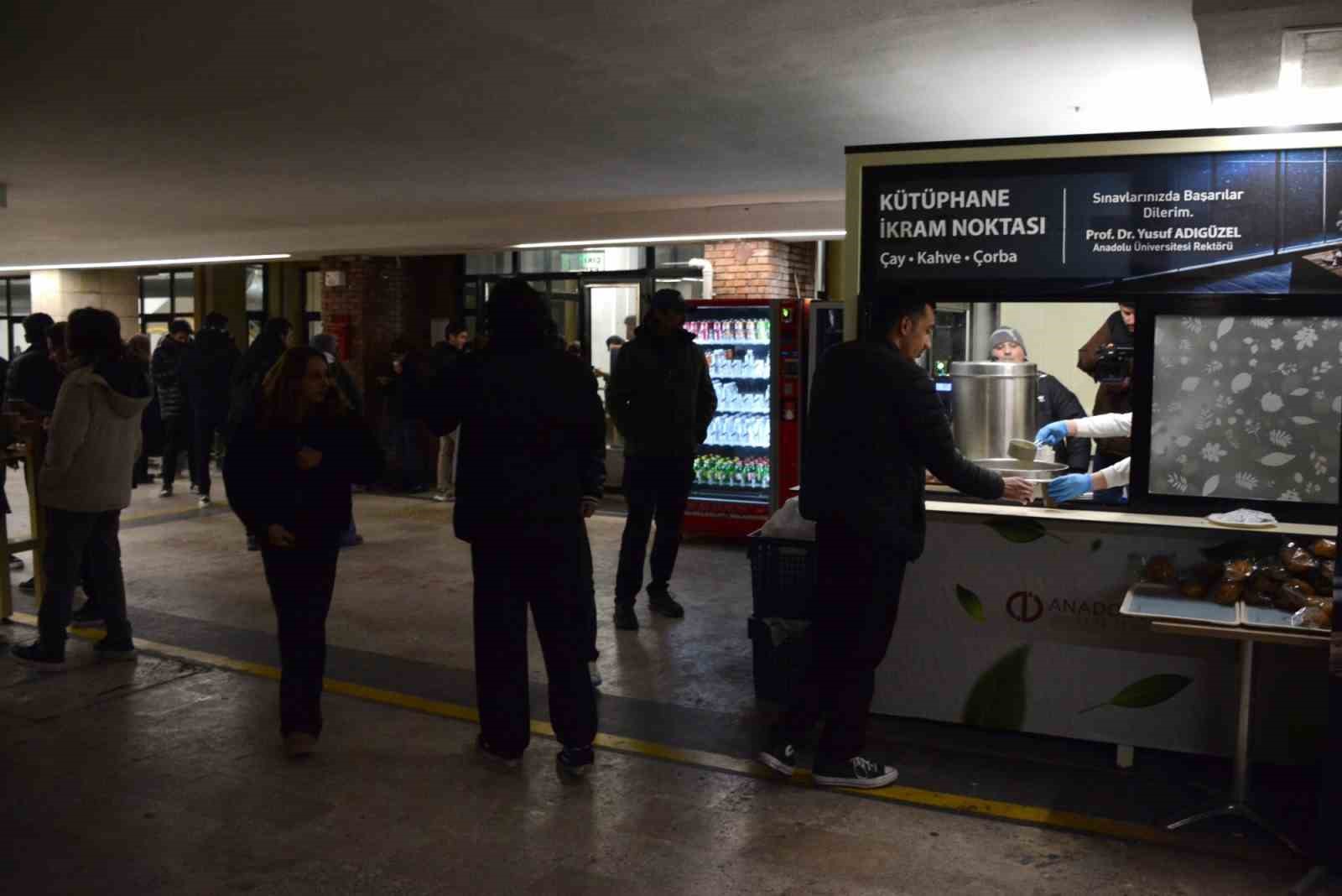 Sınav haftasında &ouml;ğrencilere sıcak bir mola
